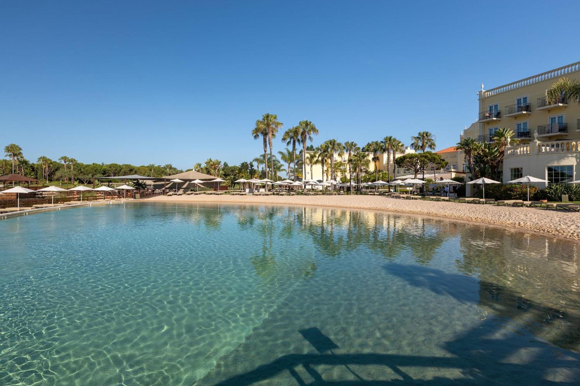 منتجع ذا لايك فيلامورا المظهر الخارجي الصورة The beach of the hotel